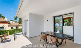 Élégante villa moderne à distance de marche de la plage à vendre à Elviria à l’est du centre de Marbella 793640 