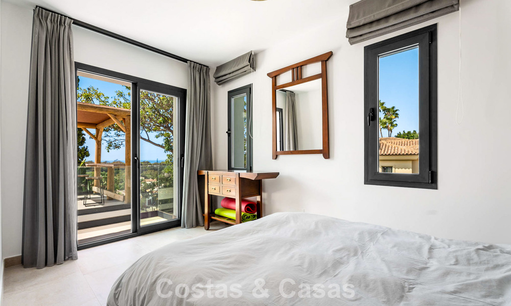 Élégante villa moderne à distance de marche de la plage à vendre à Elviria à l’est du centre de Marbella 793647