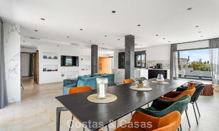 Élégante villa moderne à distance de marche de la plage à vendre à Elviria à l’est du centre de Marbella 793653 