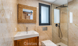 Élégante villa moderne à distance de marche de la plage à vendre à Elviria à l’est du centre de Marbella 793659 