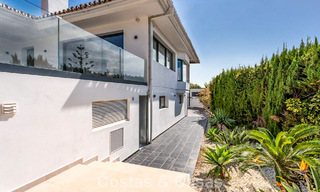 Élégante villa moderne à distance de marche de la plage à vendre à Elviria à l’est du centre de Marbella 793668 