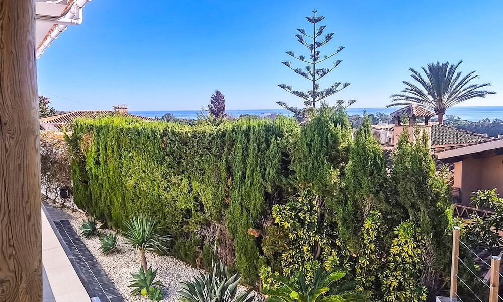 Élégante villa moderne à distance de marche de la plage à vendre à Elviria à l’est du centre de Marbella 793674