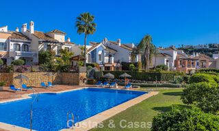 Maison avec vue panoramique et grand jardin à vendre dans une urbanisation sécurisée avec golf à Benahavís - Marbella 793680 