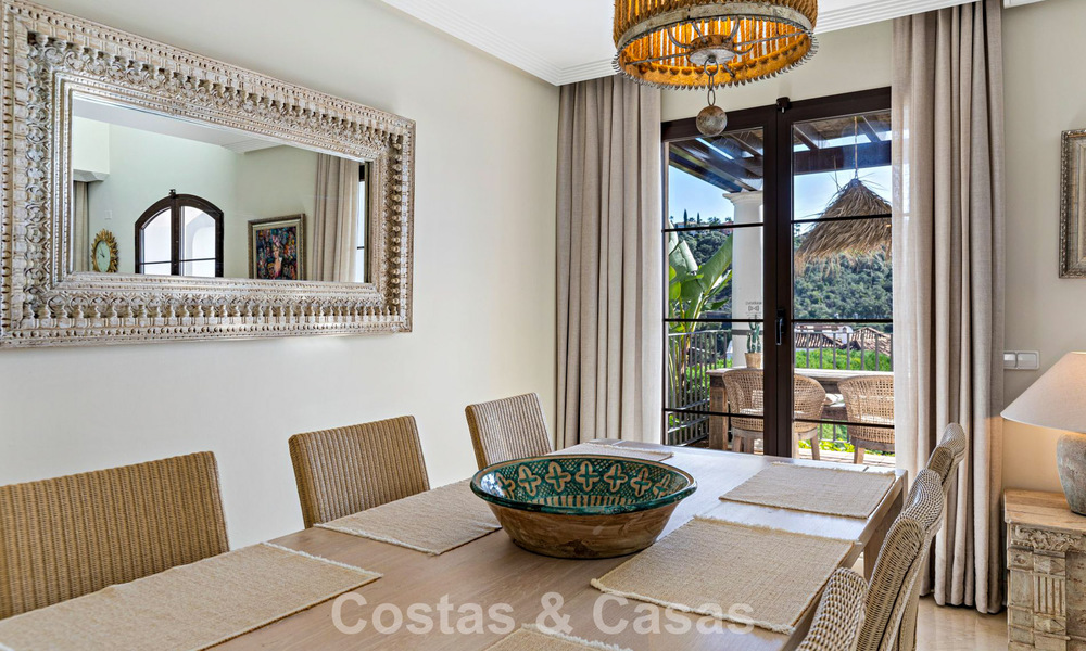 Maison avec vue panoramique et grand jardin à vendre dans une urbanisation sécurisée avec golf à Benahavís - Marbella 793684