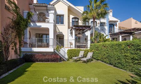 Maison avec vue panoramique et grand jardin à vendre dans une urbanisation sécurisée avec golf à Benahavís - Marbella 793686