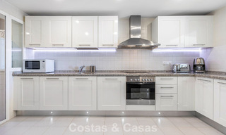 Maison avec vue panoramique et grand jardin à vendre dans une urbanisation sécurisée avec golf à Benahavís - Marbella 793698 