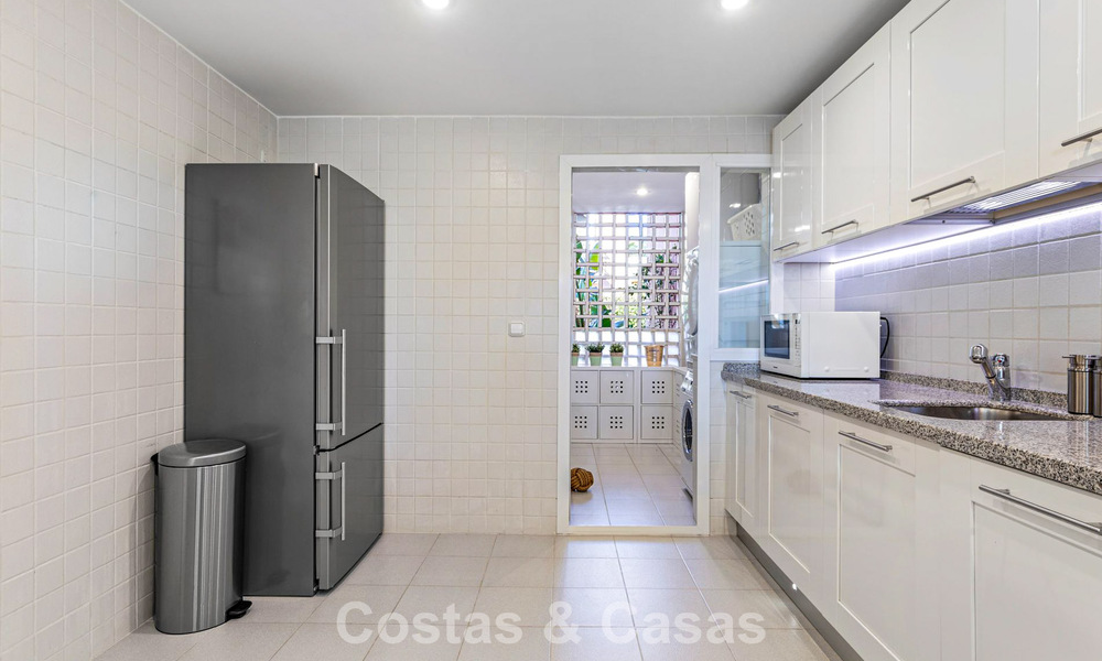 Maison avec vue panoramique et grand jardin à vendre dans une urbanisation sécurisée avec golf à Benahavís - Marbella 793699