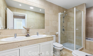 Maison avec vue panoramique et grand jardin à vendre dans une urbanisation sécurisée avec golf à Benahavís - Marbella 793705 