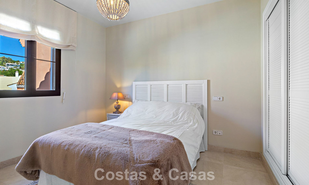 Maison avec vue panoramique et grand jardin à vendre dans une urbanisation sécurisée avec golf à Benahavís - Marbella 793710