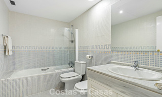 Maison avec vue panoramique et grand jardin à vendre dans une urbanisation sécurisée avec golf à Benahavís - Marbella 793712 