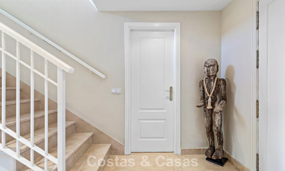 Maison avec vue panoramique et grand jardin à vendre dans une urbanisation sécurisée avec golf à Benahavís - Marbella 793715