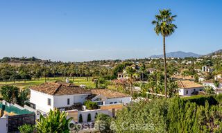 Villa familiale rénovée de haute qualité à vendre dans le prestigieux quartier de golf de Nueva Andalucía, Marbella 793165 