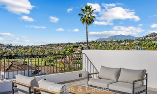 Villa familiale rénovée de haute qualité à vendre dans le prestigieux quartier de golf de Nueva Andalucía, Marbella 793166 
