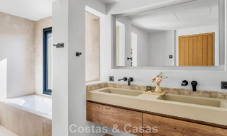 Villa familiale rénovée de haute qualité à vendre dans le prestigieux quartier de golf de Nueva Andalucía, Marbella 793170 