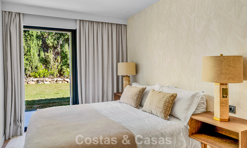 Villa familiale rénovée de haute qualité à vendre dans le prestigieux quartier de golf de Nueva Andalucía, Marbella 793174