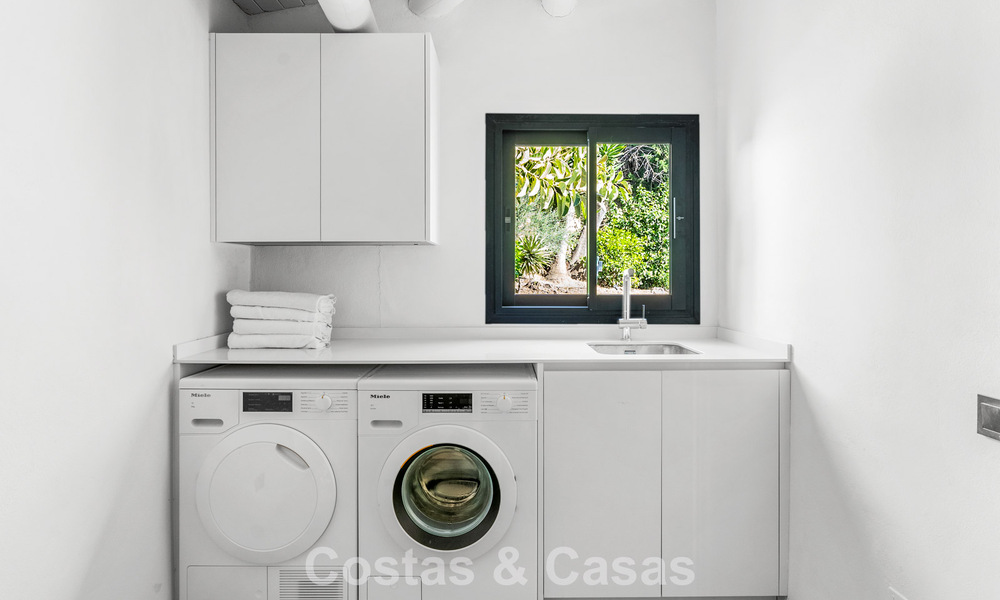 Villa familiale rénovée de haute qualité à vendre dans le prestigieux quartier de golf de Nueva Andalucía, Marbella 793176