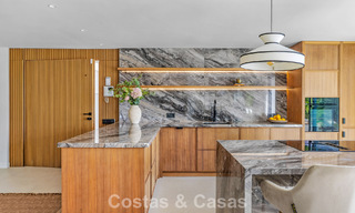 Villa familiale rénovée de haute qualité à vendre dans le prestigieux quartier de golf de Nueva Andalucía, Marbella 793181 