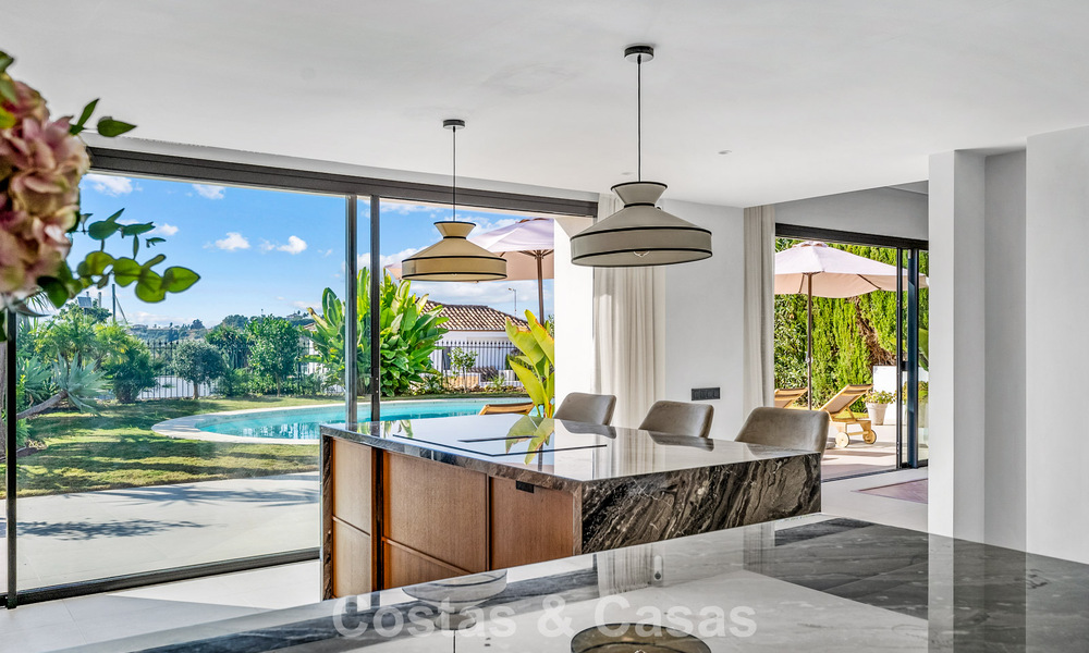 Villa familiale rénovée de haute qualité à vendre dans le prestigieux quartier de golf de Nueva Andalucía, Marbella 793183
