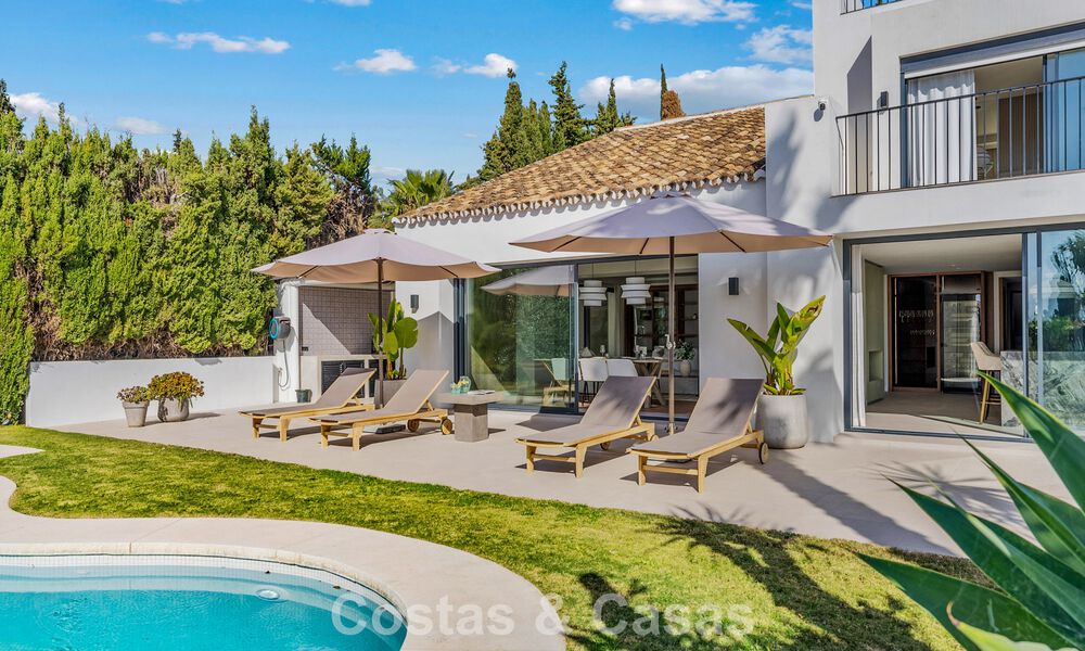 Villa familiale rénovée de haute qualité à vendre dans le prestigieux quartier de golf de Nueva Andalucía, Marbella 793189