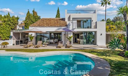 Villa familiale rénovée de haute qualité à vendre dans le prestigieux quartier de golf de Nueva Andalucía, Marbella 793192