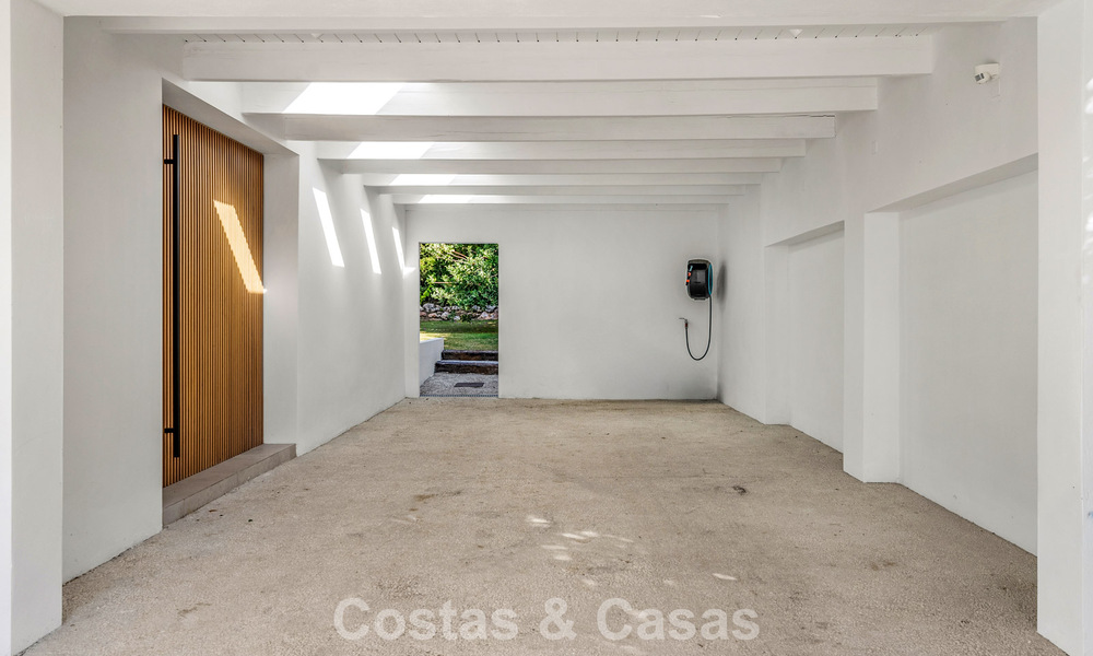 Villa familiale rénovée de haute qualité à vendre dans le prestigieux quartier de golf de Nueva Andalucía, Marbella 793194