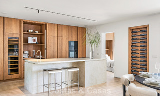 Élégant appartement duplex avec jardin privé à vendre, directement sur le parcours de golf à Nueva Andalucía, Marbella 793117 