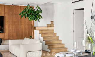 Élégant appartement duplex avec jardin privé à vendre, directement sur le parcours de golf à Nueva Andalucía, Marbella 793130 