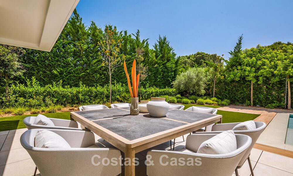 Villa de luxe prête à emménager avec style architectural minimaliste à vendre sur la New Golden Mile entre Marbella et Estepona 793082