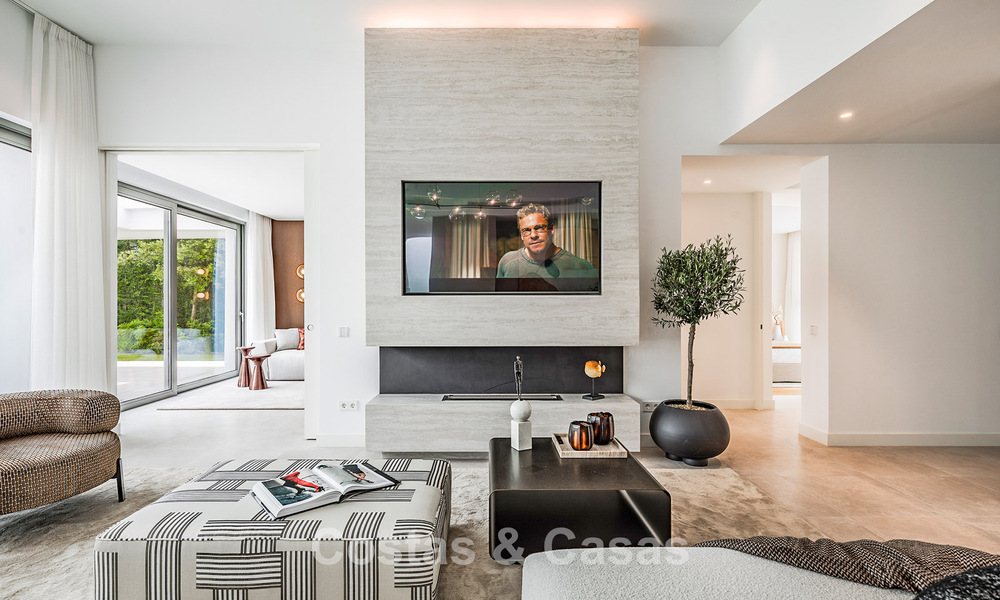 Villa de luxe prête à emménager avec style architectural minimaliste à vendre sur la New Golden Mile entre Marbella et Estepona 793094