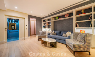 Villa architecturale moderne avec vue sur la mer et un fitness profesionelle à vendre à El Madroñal, Benahavís - Marbella 793721 