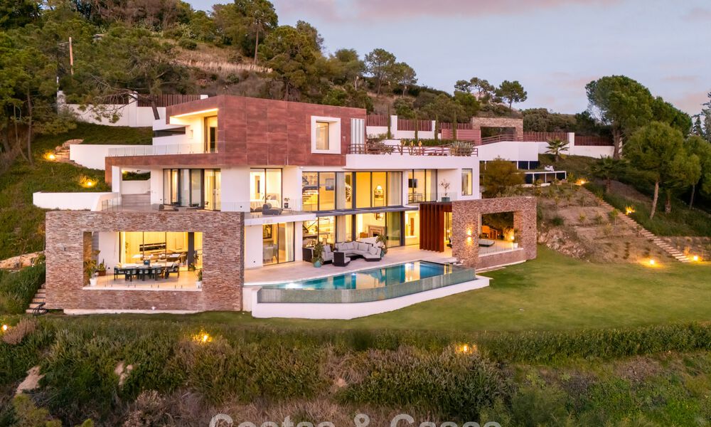 Villa architecturale moderne avec vue sur la mer et un fitness profesionelle à vendre à El Madroñal, Benahavís - Marbella 793725