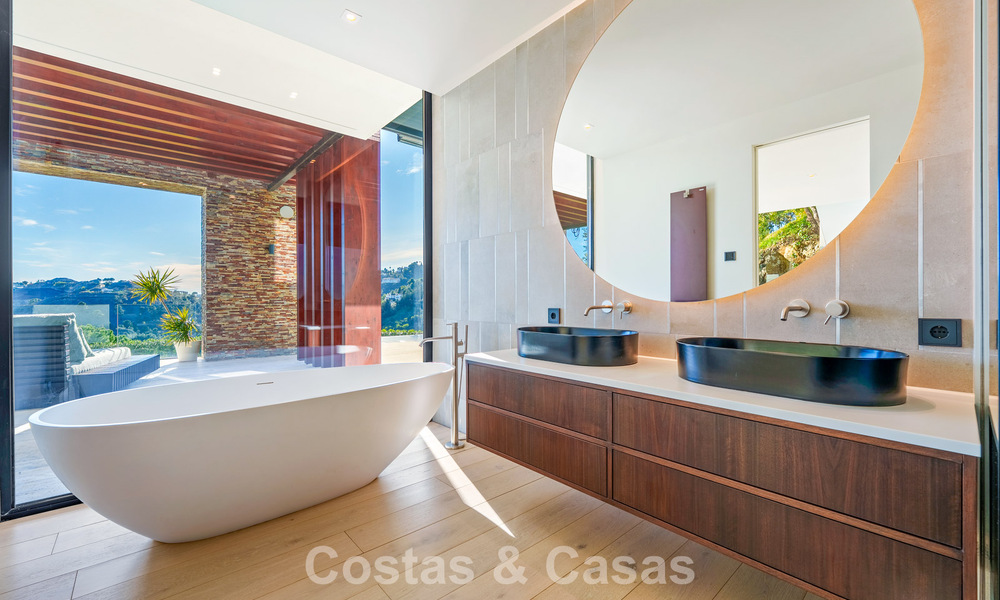 Villa architecturale moderne avec vue sur la mer et un fitness profesionelle à vendre à El Madroñal, Benahavís - Marbella 793743