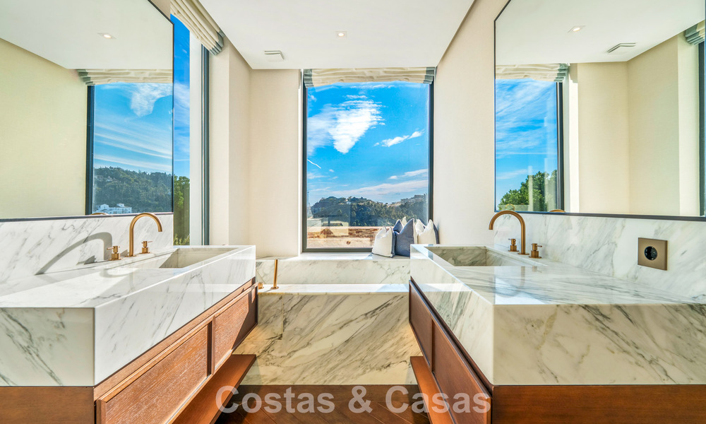 Villa architecturale moderne avec vue sur la mer et un fitness profesionelle à vendre à El Madroñal, Benahavís - Marbella 793756