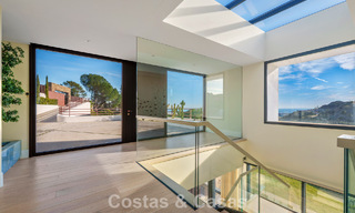 Villa architecturale moderne avec vue sur la mer et un fitness profesionelle à vendre à El Madroñal, Benahavís - Marbella 793760 