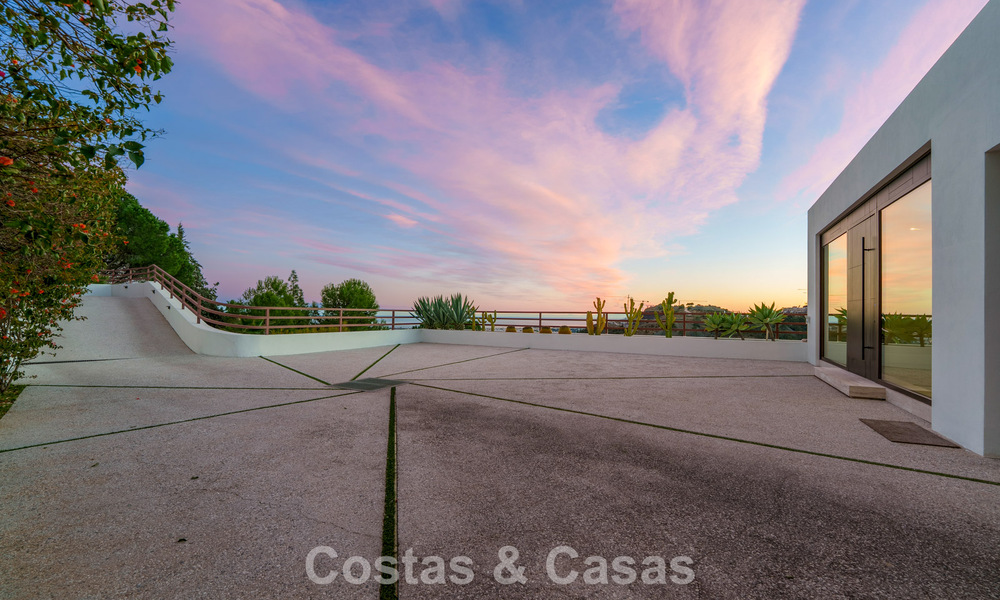 Villa architecturale moderne avec vue sur la mer et un fitness profesionelle à vendre à El Madroñal, Benahavís - Marbella 793767