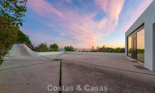 Villa architecturale moderne avec vue sur la mer et un fitness profesionelle à vendre à El Madroñal, Benahavís - Marbella 793767 