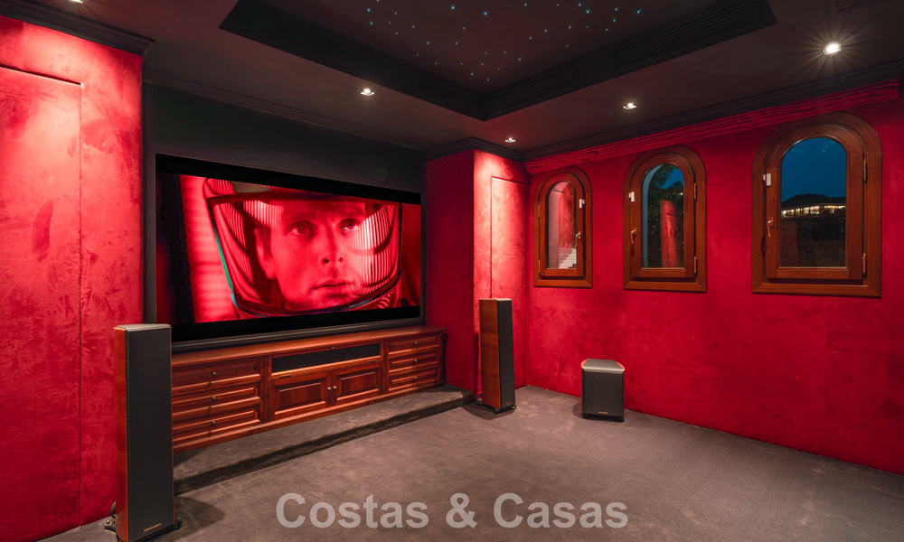 Élégante villa andalouse avec vues panoramiques sur la mer à vendre à El Madroñal, Benahavís - Marbella 793824