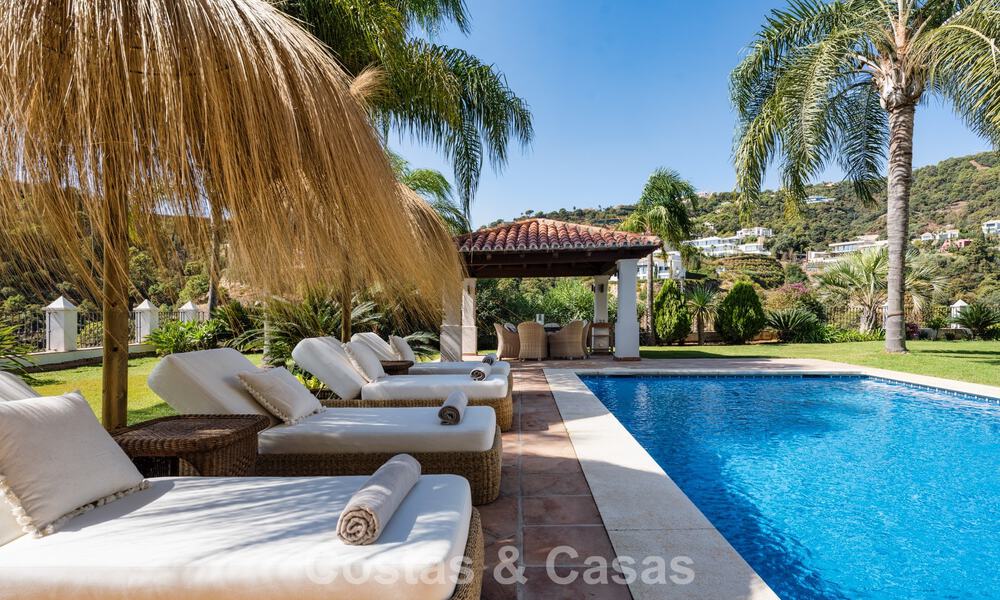 Élégante villa andalouse avec vues panoramiques sur la mer à vendre à El Madroñal, Benahavís - Marbella 793833
