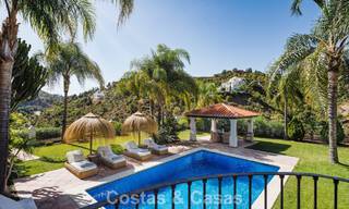 Élégante villa andalouse avec vues panoramiques sur la mer à vendre à El Madroñal, Benahavís - Marbella 793834 