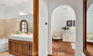 Élégante villa andalouse avec vues panoramiques sur la mer à vendre à El Madroñal, Benahavís - Marbella 793839 