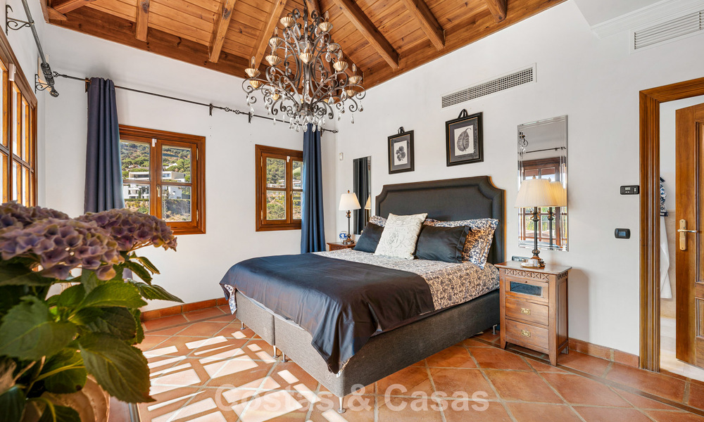 Élégante villa andalouse avec vues panoramiques sur la mer à vendre à El Madroñal, Benahavís - Marbella 793843