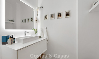 Élégante villa andalouse avec vues panoramiques sur la mer à vendre à El Madroñal, Benahavís - Marbella 793845 