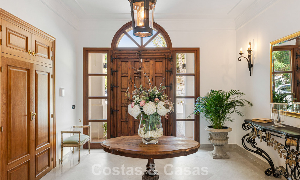 Élégante villa andalouse avec vues panoramiques sur la mer à vendre à El Madroñal, Benahavís - Marbella 793850