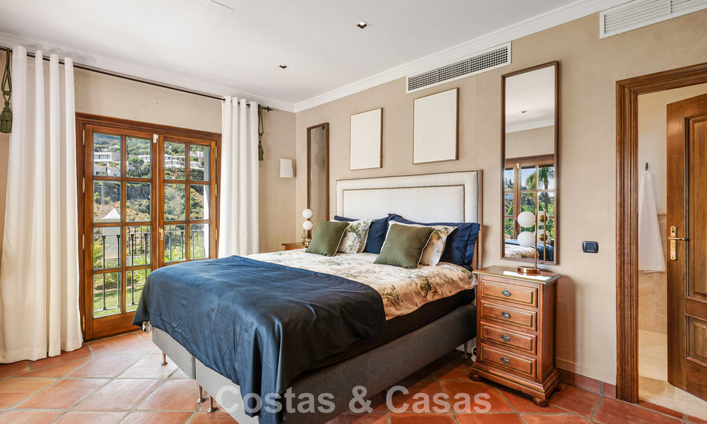 Élégante villa andalouse avec vues panoramiques sur la mer à vendre à El Madroñal, Benahavís - Marbella 793851
