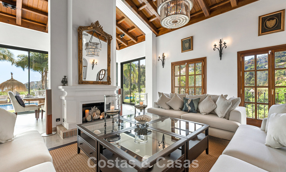 Élégante villa andalouse avec vues panoramiques sur la mer à vendre à El Madroñal, Benahavís - Marbella 793854