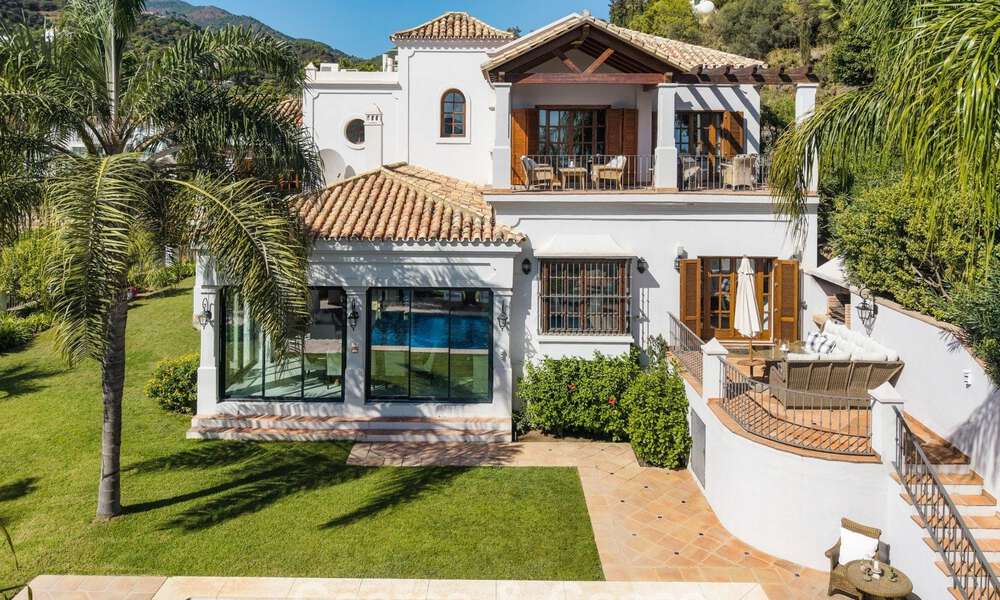 Élégante villa andalouse avec vues panoramiques sur la mer à vendre à El Madroñal, Benahavís - Marbella 793864
