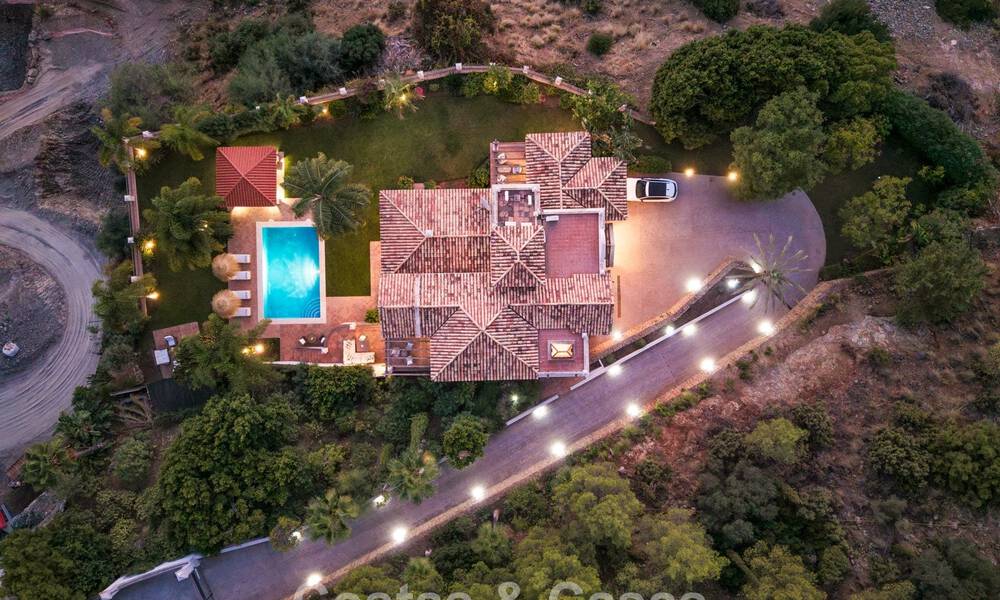 Élégante villa andalouse avec vues panoramiques sur la mer à vendre à El Madroñal, Benahavís - Marbella 793868