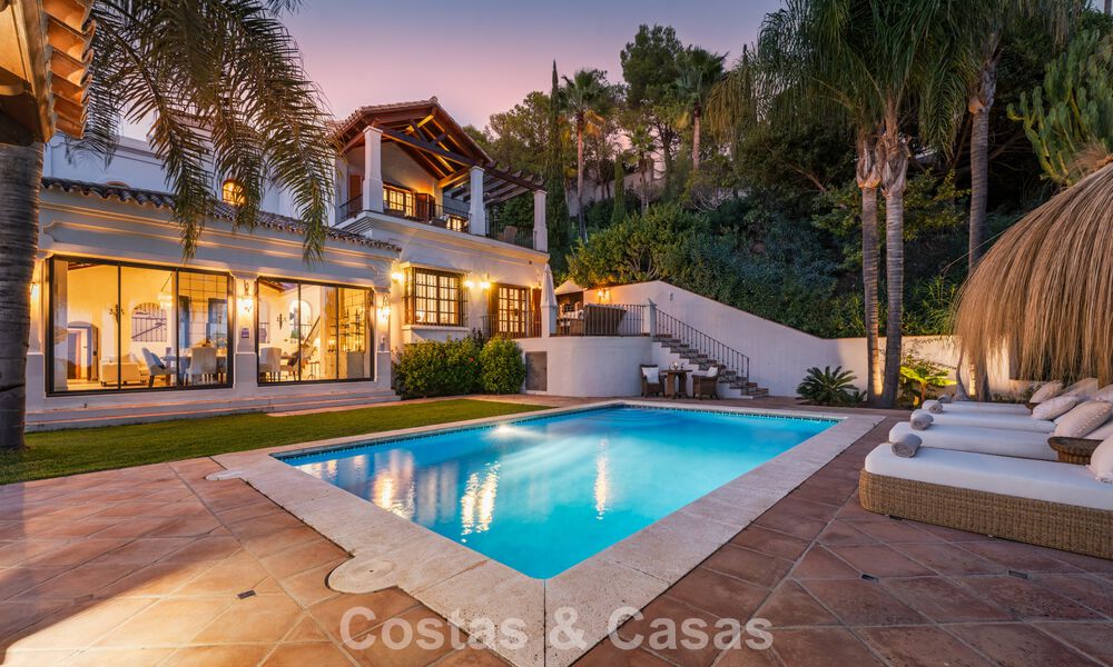 Élégante villa andalouse avec vues panoramiques sur la mer à vendre à El Madroñal, Benahavís - Marbella 793870