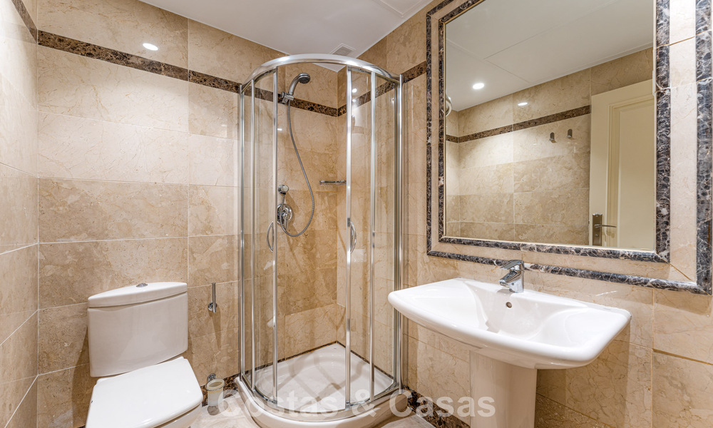 Élégant appartement en rez-de-chaussée avec jardin privé à vendre à Sierra Blanca, Marbella 793883