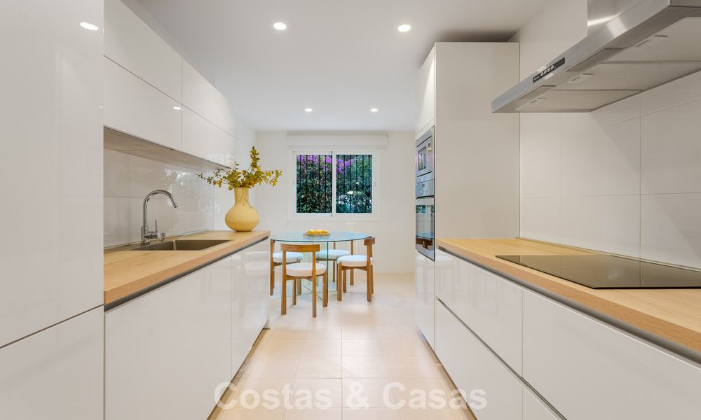 Élégant appartement en rez-de-chaussée avec jardin privé à vendre à Sierra Blanca, Marbella 793897